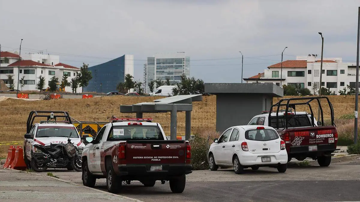 accidente en obras de la via atlixcayotl 10